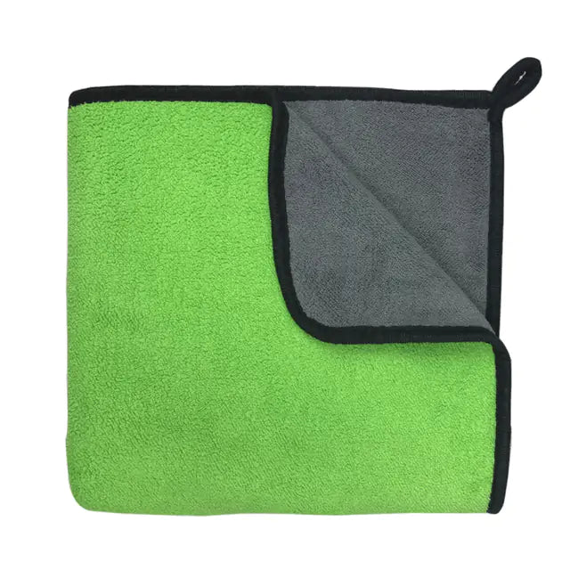 {{ product title }} Green 25x25cm