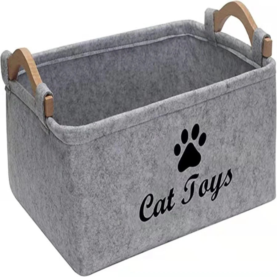 {{ product title }} Gray Paw M